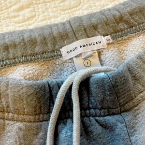 GOOD AMERICAN Sweatpants gently worn NO PILLING ❤️